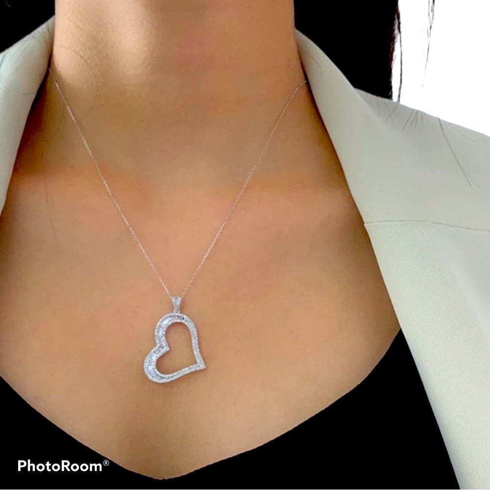Fashion 18k Silver tone Bling Love  🤍Heart Pendant Necklace